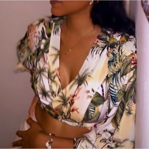 Studio F top